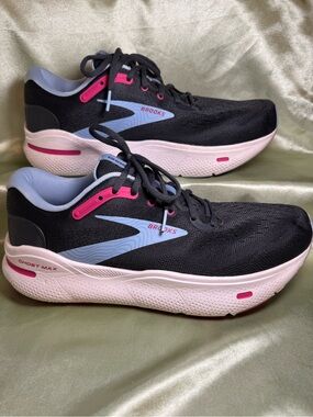Brooks Ghost Max Dark Gray Light Blue Pink 1203951B082 Women’s Size 11